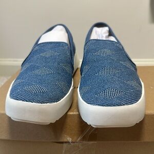 NWT LUCKY BRAND Gimmony size 9